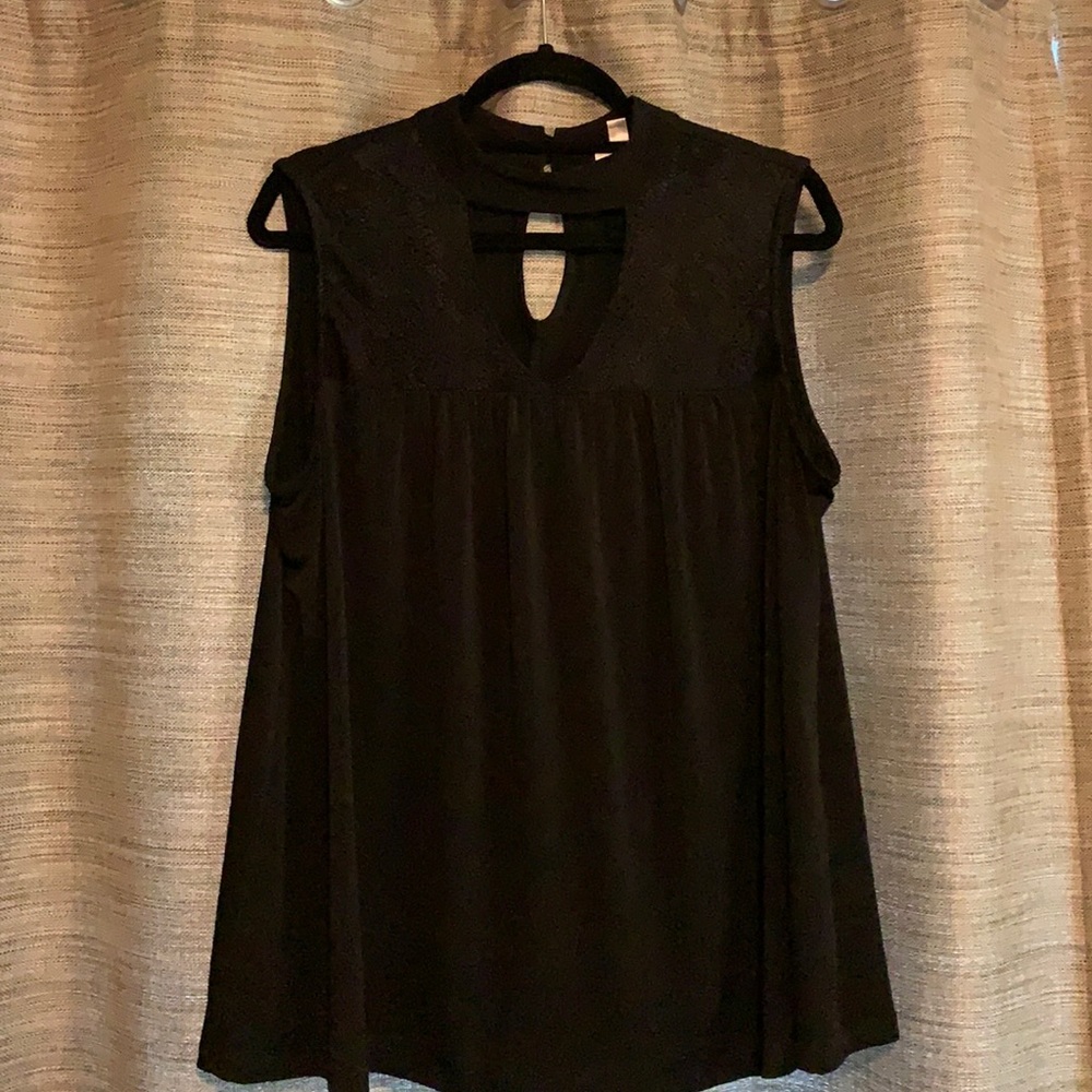 Plus size top from Avenue 18/20